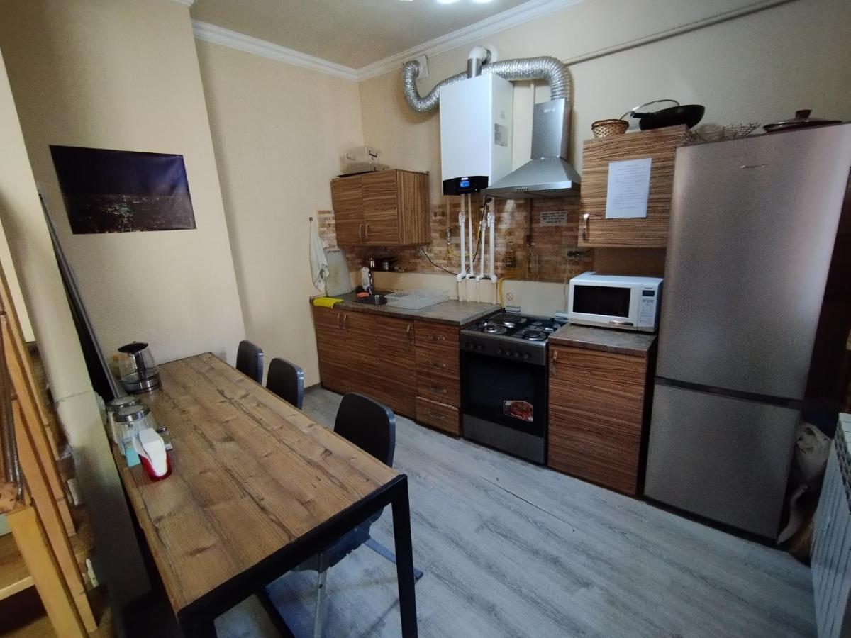 יירבאן Wooden_Room_Hostel מראה חיצוני תמונה