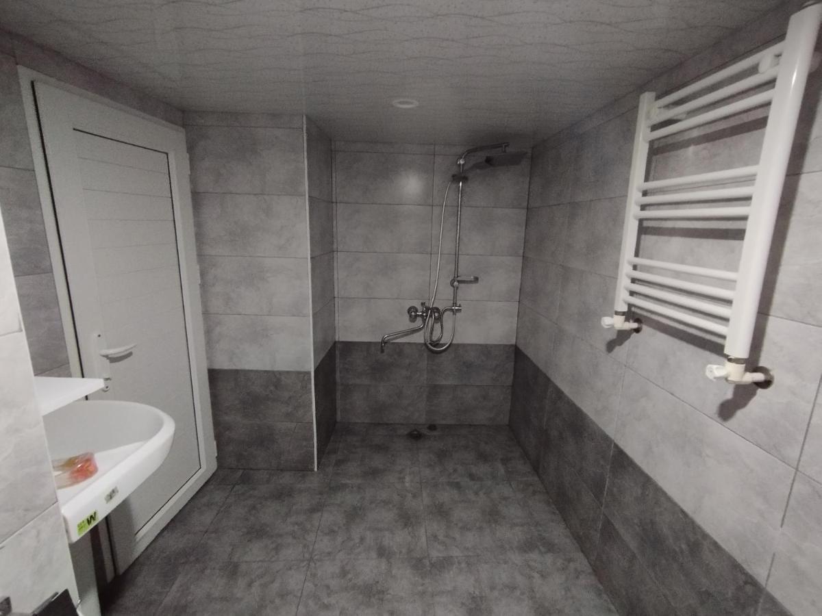 יירבאן Wooden_Room_Hostel מראה חיצוני תמונה