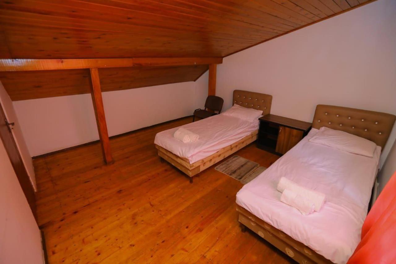 יירבאן Wooden_Room_Hostel מראה חיצוני תמונה